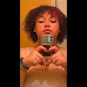 Meet your Posher, Desiree